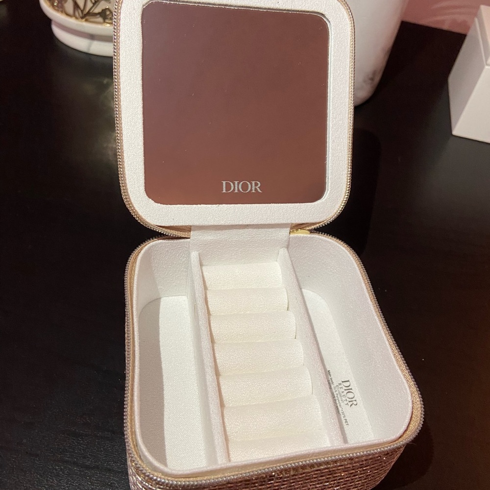DIOR Beauty Jewelry Case 2025 Holiday Collection Gold NEW! - Picture 7 of 8